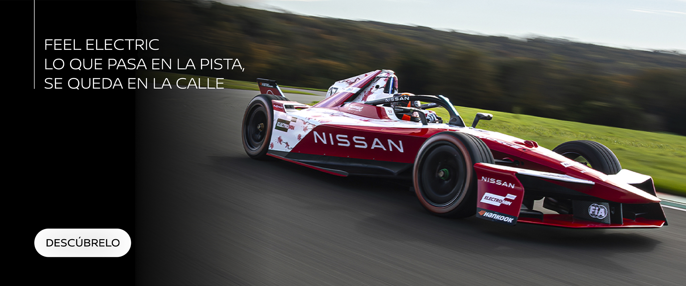 Disco con la imagen de un Nissan GT-R de color blanco