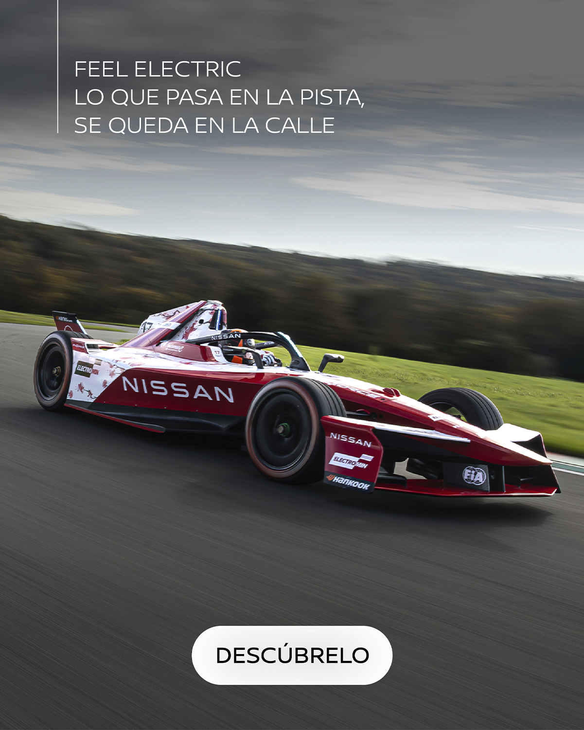 Miniatura del disco con la imagen de un Nissan GT-R de color blanco